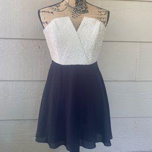 Cream and Black Naven Dress Size 0